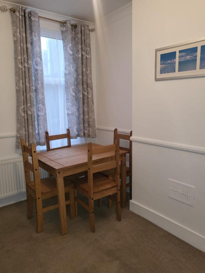 Affordable Rooms In Gillingham 吉林汉姆 外观 照片